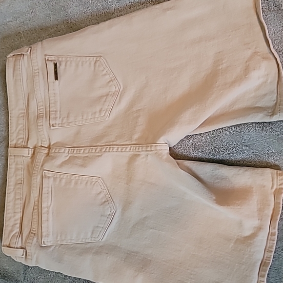 STUNNING MICHAEL KORS TAN JEAN SHORTS - Picture 1 of 9